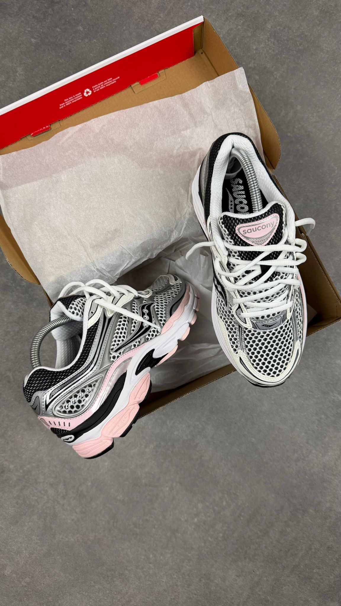 Saucony ProGrid Omni 9 Pink