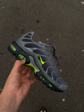Nike-Air max plus TN, Neon Grey volts